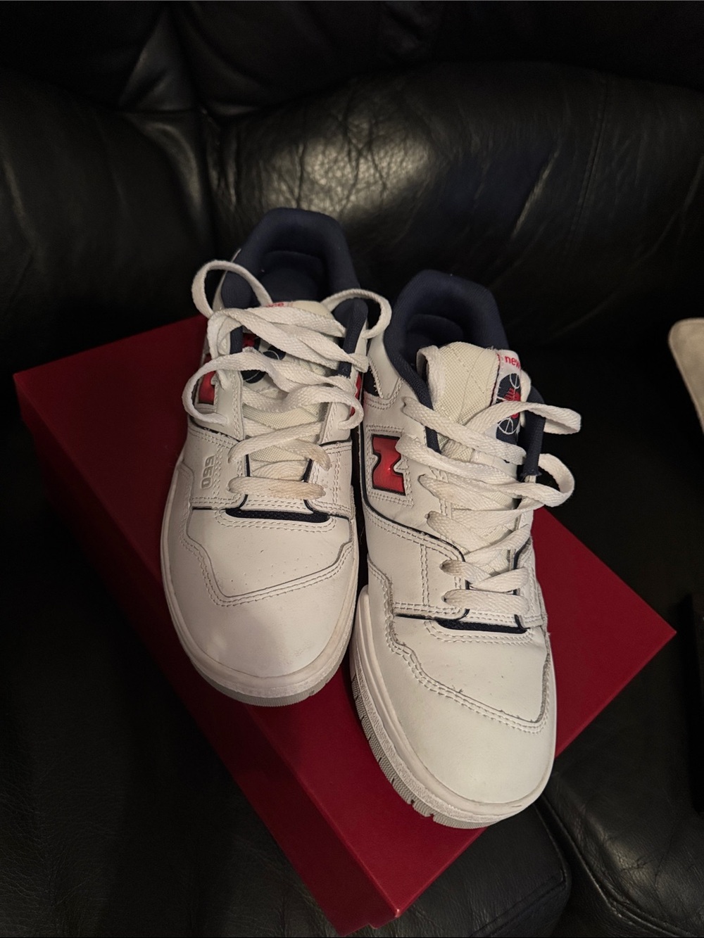 New Balance Kids White Sneakers with Navy Lining and Red Logo Size 7 big boy